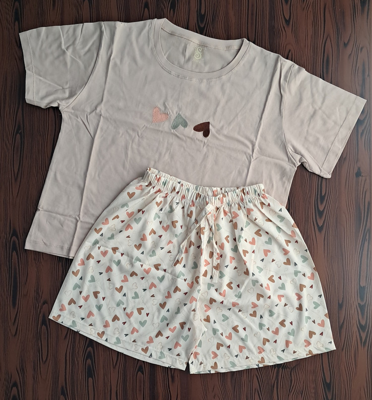 ست دو تیکه تیشرت و شورتک بوگاتی عروسکی🎀🍓