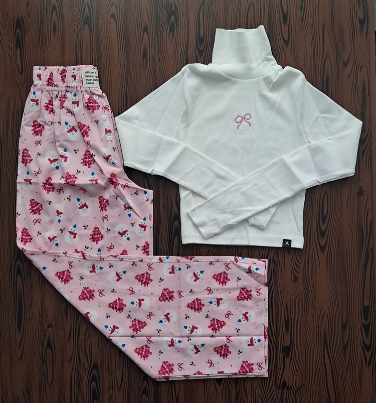 ست دو تیکه کراپ آستین بلند یقه اسکی و شلوار عروسکی🎀🐈